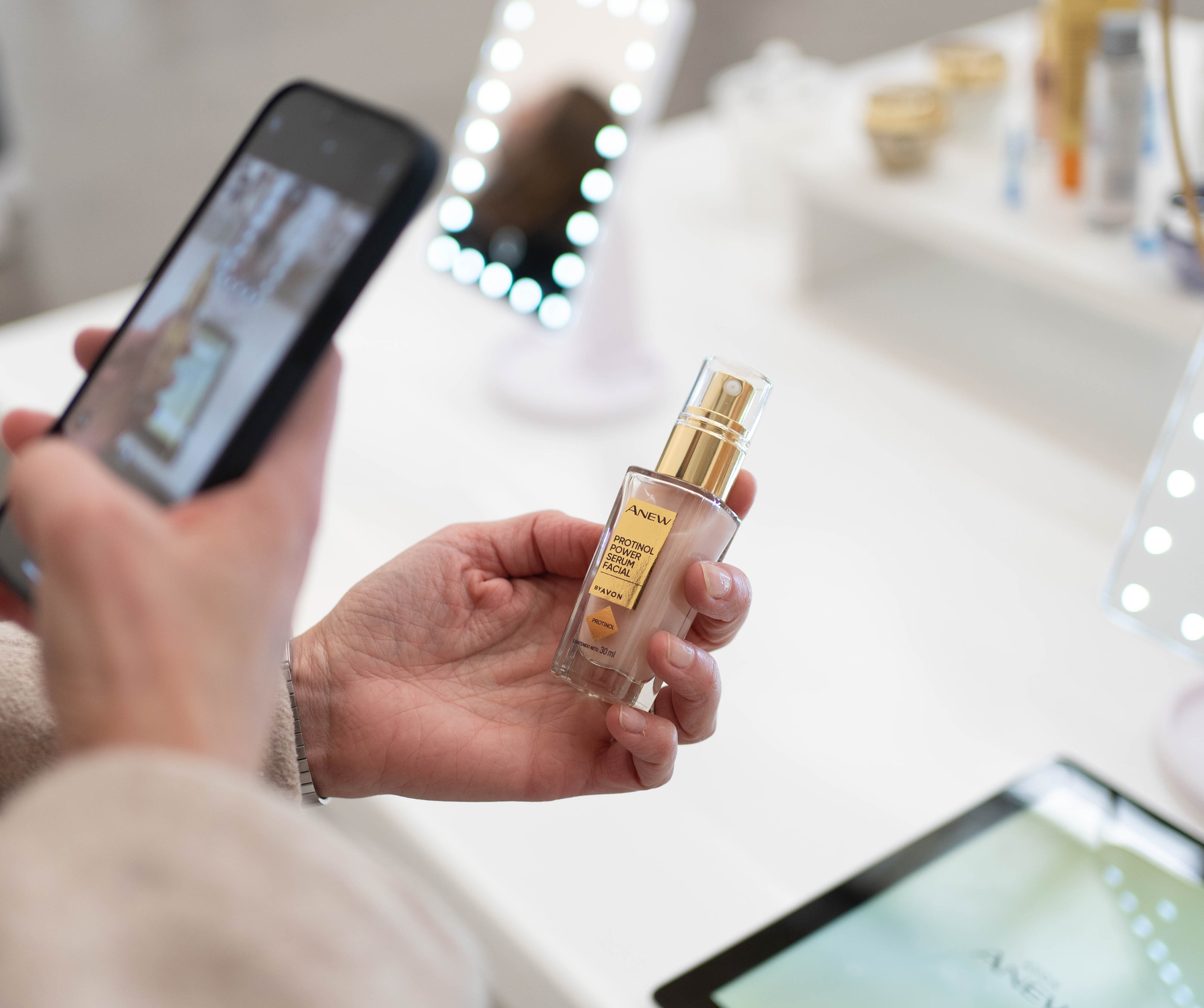 Labial Ultra Creamy | Avon Red 2000